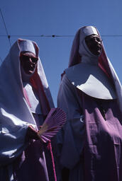 2 Canadian Nuns récolte de fonds août 1982-J-B-CARHAIX