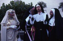 4 sisters 1 ère messe en souvenir des victimes du sida juin 1983-2-J-B-CARHAIX